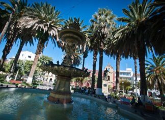 15 Lugares Turísticos de Tarija Plaza central tarija