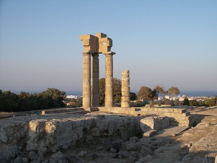 9 Lugares Turísticos de Rodas