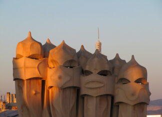 9 Lugares turísticos de Barcelona Lugares turísticos de Barcelona