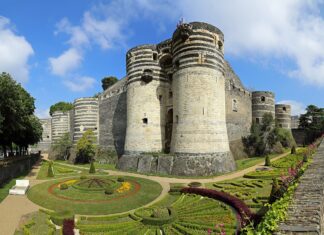 9 Lugares Turísticos de Angers