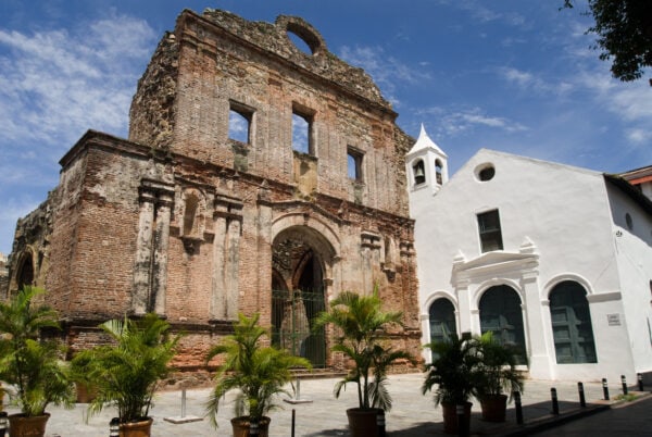 iglesia en casco antiguo