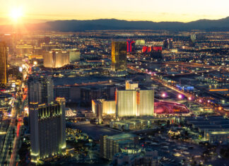2 Formas de llegar y 4 de moverse en Las Vegas