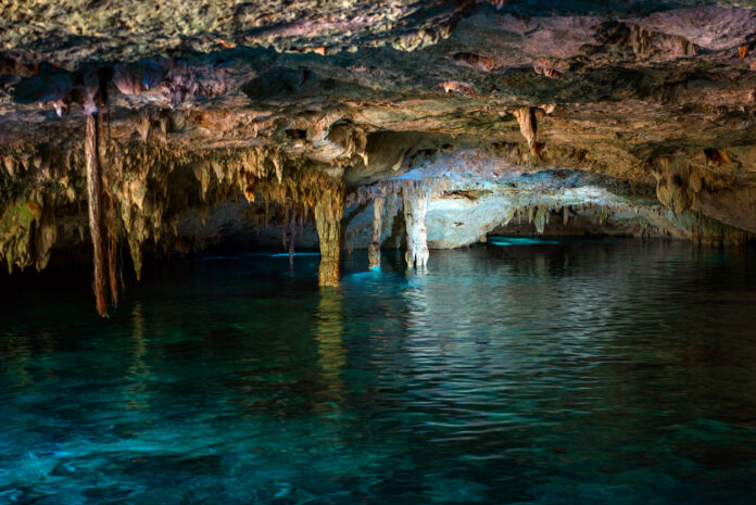 Cenote Dos Ojos