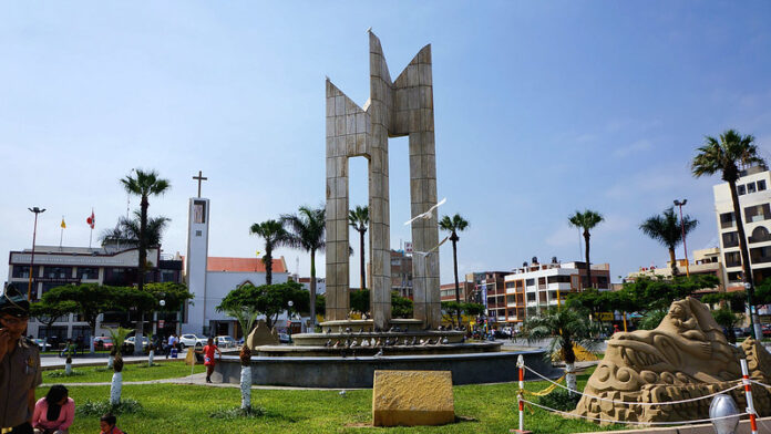 8 Cosas Gratis que Hacer en Chimbote plaza de Armas de Chimbote