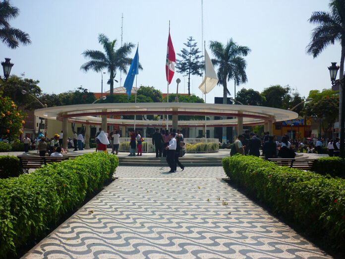 6 Cosas Gratis que Hacer en Huacho plaza de armas de huacho