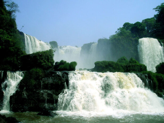 Los Mejores Atractivos Naturales de Paraguay: Un Paraíso por Descubrir Saltos del Monday