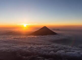 Explorando los Mejores 9 Atractivos Naturales de Guatemala Volcán de Acatenango