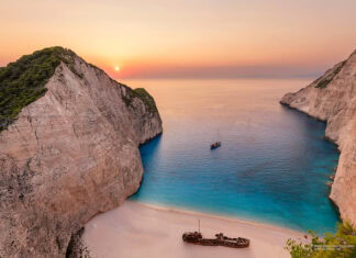 Las 10 Mejores Playas de Grecia: Un Viaje Inolvidable Playa Navagio