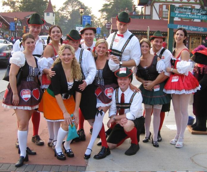 8 Mejores Cosas que hacer durante el Oktoberfes en Múnich Participar en las tradiciones bávaras