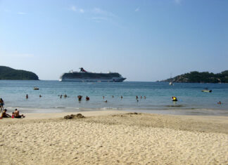 6 Mejores playas de Zihuatanejo, México Playa La Ropa