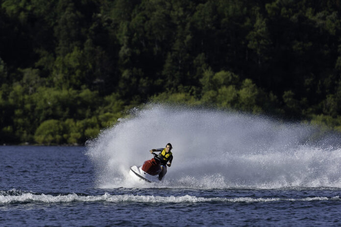Cosas Qué Ver y Hacer en Villarrica Deportes acuáticos en el lago Villarrica