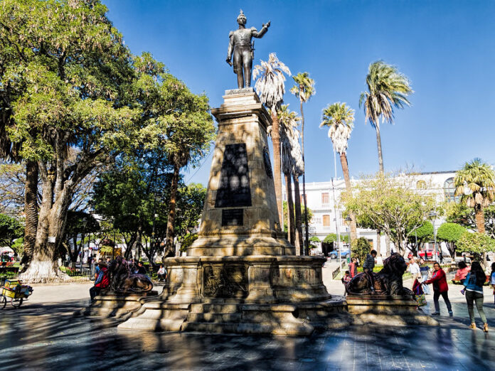Cosas Qué Ver y Hacer en Sucre, la Ciudad Blanca de Bolivia Plaza 25 de Mayo