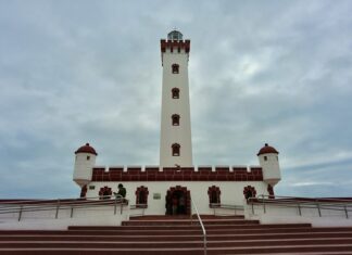 Cosas que Ver y Hacer en La Serena Faro Monumental, La Serena