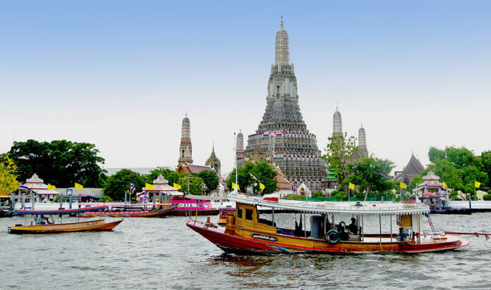 14 Atractivos Turísticos de Bangkok Wat Arun Bangkok