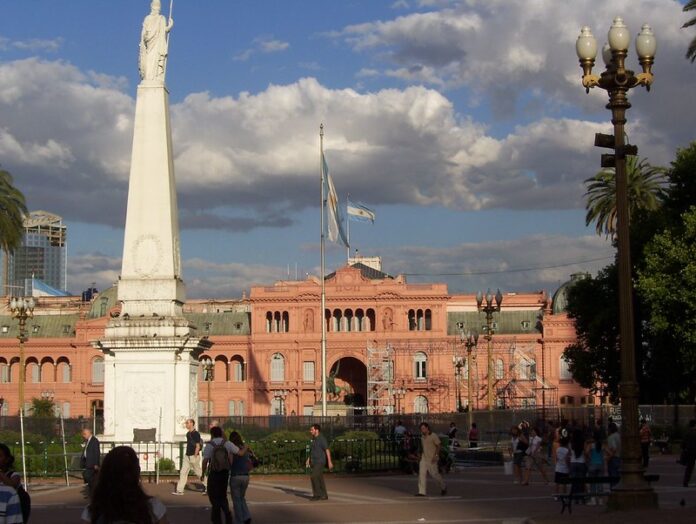 Lo Mejor que Ver y Hacer en Buenos Aires Plaza de Mayo y Casa Rosada