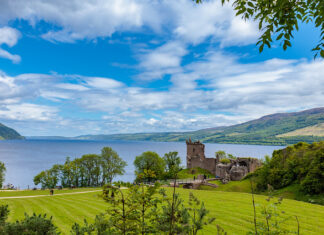 12 Mejores Atractivos Turísticos en Escocia El Lago Ness (Loch Ness) y el Castillo