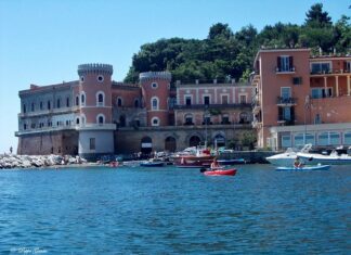 5 Mejores Playas de Nápoles: Descubre el Paraíso en la Costa Italiana Posillipo
