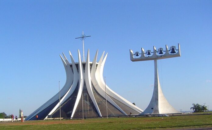 Cosas que Ver y Hacer en Brasilia Catedral Metropolitana
