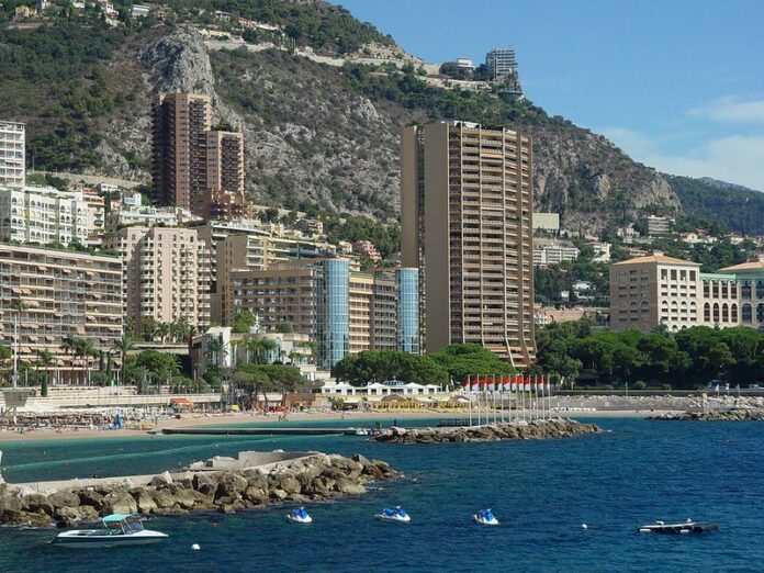7 Mejores Playas de Mónaco Playa del Larvotto