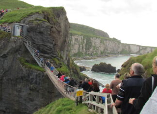 8 Mejores Atractivos Turísticos de Irlanda del Norte Carrick-a-Rede